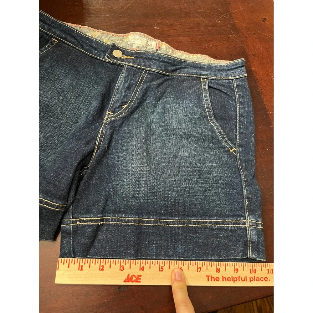Levi's 515 Women's Dark Wash Denim Shorts Size 4 High Rise Cuffed Casual - Picture 9 of 10